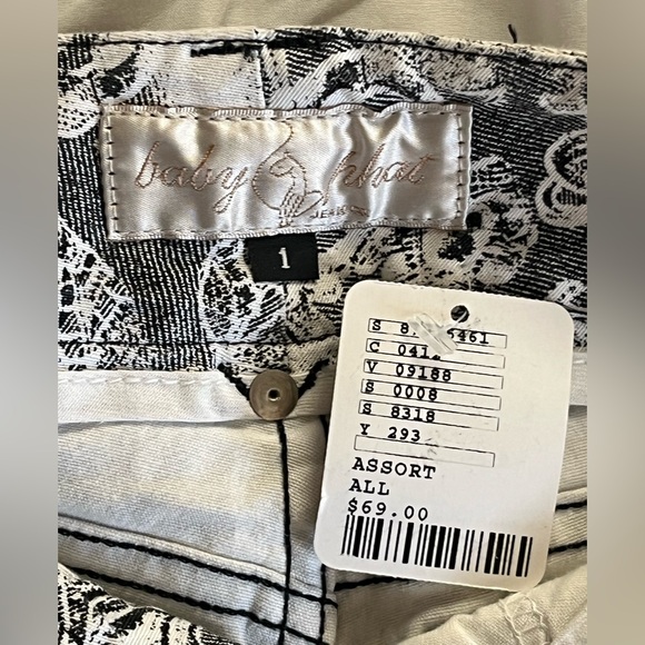 Y2k Baby Phat Black and White Capris - Picture 5 of 9